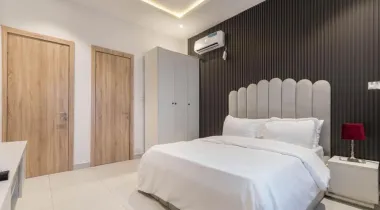 Book this luxurious and beautiful 😍 2 Bedroom Apartment  Location: Tokunbo Omisore , Lekki  Phase 1.   Rate : 180,000