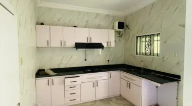 TO LET*  *IKOTA gr lekki lagos*