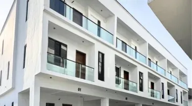 Sharp 3 Bedrom flat  Available for Rent 
