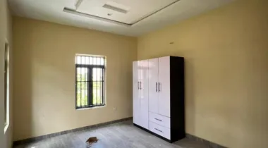 3 BEDROOM APARTMENT WITH BQ (UPSTAIRS UNIT