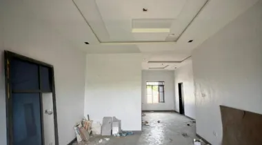 3 BEDROOM APARTMENT WITH BQ (UPSTAIRS UNIT