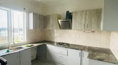 Sharp 3 Bedrom flat  Available for Rent 