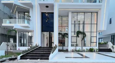 HIGH END  MODERN 5 BEDROOM DETACHED DUPLEX WITH SWIMMING POOL, BQ, CINEMA