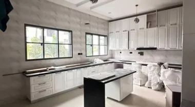 LUXURY 5BEDROOM FULLY DETACHED DUPLEX FOR SALE.