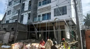 3Bedroom Apartment with Elevator, BQ located in a serene neighborhood.