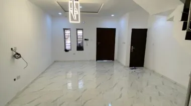Newly Renovated 3-Bedroom Terrace Duplex*
