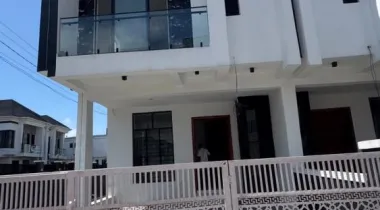 4-BEDROOM SEMI-DETACHED with BQ FOR RENT