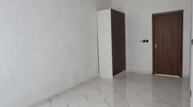 4-BEDROOM SEMI-DETACHED with BQ FOR RENT