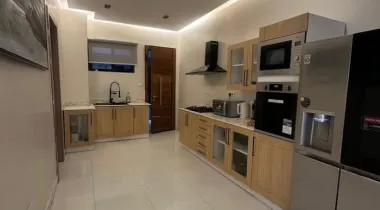 FULLY FURNISHED 3 BEDROOM APARTMENT AVAILABLE