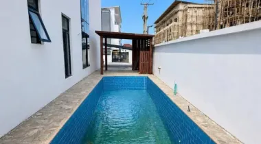 5 BEDROOM DETACHED DUPLEX WITH BQ, CINEMA, STUDY ROOM, GYM, SWIMMING POOL, ROOFTOP TERRACE ETC