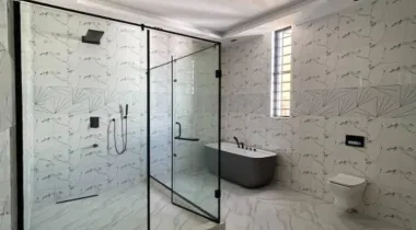 LUXURY 5BEDROOM FULLY DETACHED DUPLEX FOR SALE.
