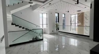 LUXURY 5BEDROOM FULLY DETACHED DUPLEX FOR SALE.