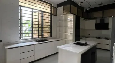 LUXURY 5BEDROOM FULLY DETACHED DUPLEX FOR SALE.