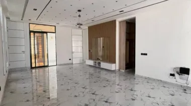 LUXURY 5BEDROOM FULLY DETACHED DUPLEX FOR SALE.