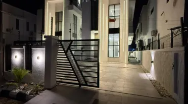 LUXURY CONTEMPORARY 5BEDROOM FULLY DETACHED DUPLEX FOR SALE