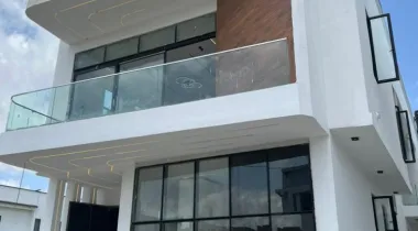 LUXURY CONTEMPORARY 5BEDROOM FULLY DETACHED DUPLEX FOR SALE.
