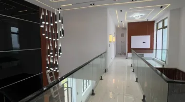 LUXURY CONTEMPORARY 5BEDROOM FULLY DETACHED DUPLEX FOR SALE.