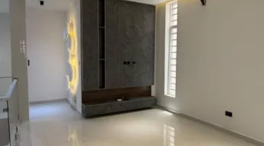 LUXURY 5BEDROOM FULLY DETACHED DUPLEX FOR SALE.
