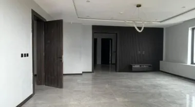 Exquisite 5 Bedroom penthouse with pool and Elevator in a Serene Environment in Lekki phase 1
