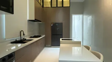 SALES ALERT  EXQUISITE 5 BEDROOM FULLY DETACHED DUPLEX WITH BQ, SWIMMING POOL AND HOME OFFICE