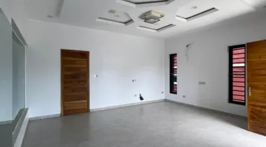 4BEDROOM FULLY DETACHED DUPLEX FOR SALE.