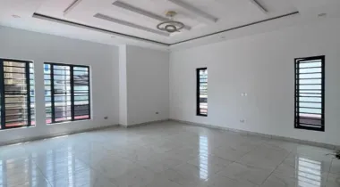 4BEDROOM FULLY DETACHED DUPLEX FOR SALE.