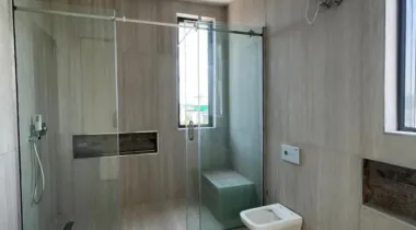 CONTEMPORARY 6BEDROOM FULLY DETACHED DUPLEX FOR SALE.