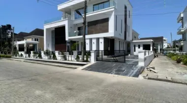 CONTEMPORARY 6BEDROOM FULLY DETACHED DUPLEX FOR SALE.