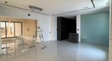 CONTEMPORARY 6BEDROOM FULLY DETACHED DUPLEX FOR SALE.
