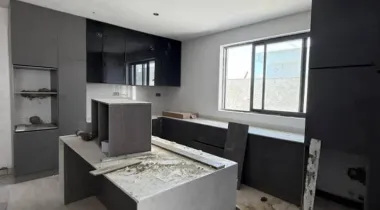 Luxury 5 Bedroom Fully Detached Duplex with Pool
