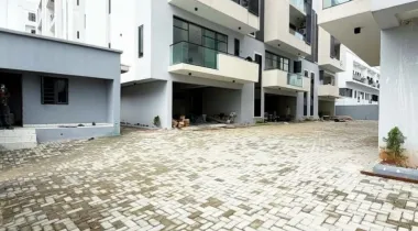 4 BEDROOM TERRACE DUPLEX WITH A BQ