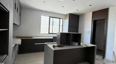 Luxury 5 Bedroom Fully Detached Duplex with Pool