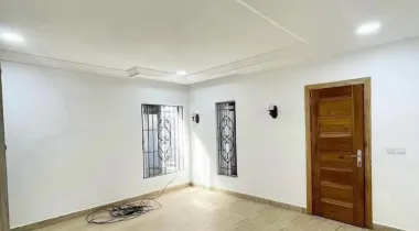 4 BEDROOM TERRACE DUPLEX WITH A BQ