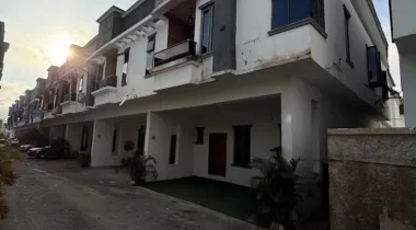 4 BEDROOM TERRACE DUPLEX FOR RENT !!!