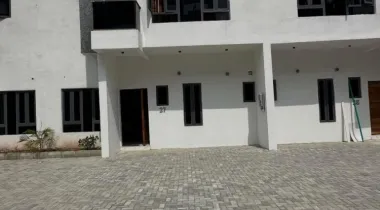 3 bedroom terrace duplex with bq