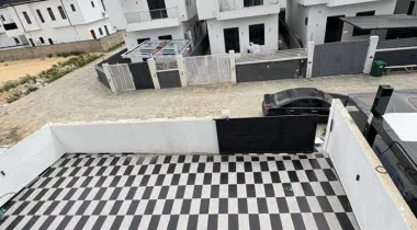 MASSIVE 5BEDROOM FULLY DETACHED DUPLEX FOR SALE
