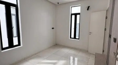 MASSIVE 5BEDROOM FULLY DETACHED DUPLEX FOR SALE