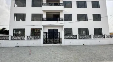 FOR SALE/LEASE:  Exquisite complex building in a strategic location facing Lekki EPE expressway &amp; a direct linked road to the coastal Road