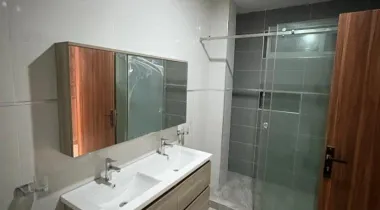 Sophisticated 4 Bedroom penthouse Apartment with amazing city view and amazing amenities is up for sale