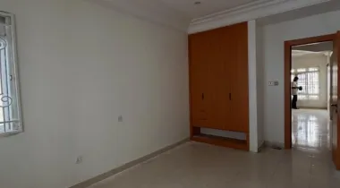 3 bedroom flat house