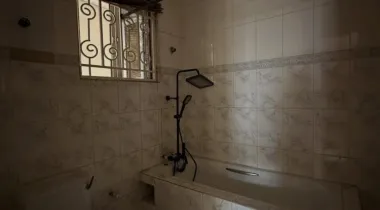 3 bedroom flat house