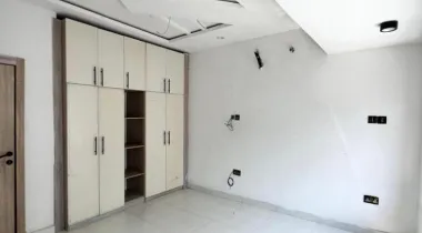 For SALE: Exquisite Luxury Spacious 3 Bedroom Apartment with Elevator and Swimming pool