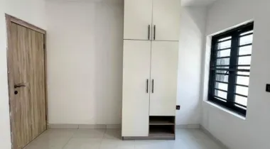 For SALE: Exquisite Luxury Spacious 3 Bedroom Apartment with Elevator and Swimming pool