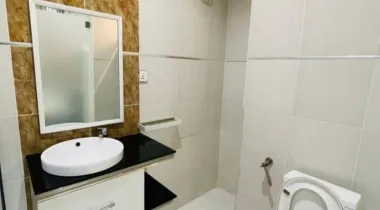 For rent unfurnished 5 bedroom detached duplex with bq