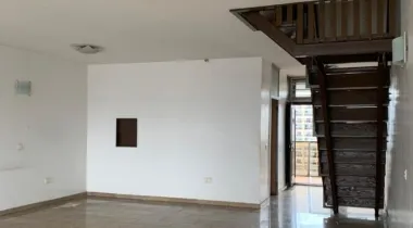 3bedroom maisonette on the 6th floor.