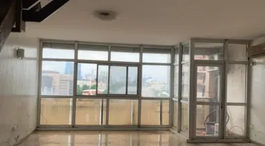 3bedroom maisonette on the 6th floor.