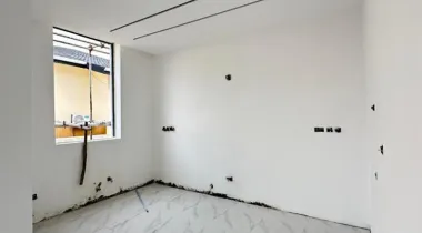 FOR SALE: Exquisite Luxury Spacious 2 Bedroom Apartment with Elevator and Swimming pool