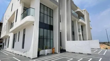 5-Bedroom Semi-Detached Duplex• Lekki Phase 1 • ₦700M