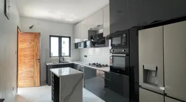 FOR SALE: Spacious 2 Bedroom apartment with gym and Swimming pool