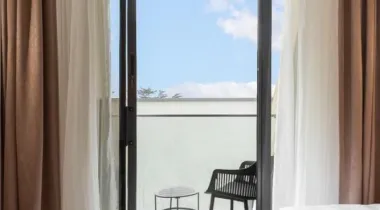Ultra-Luxury Spacious 2 Bedroom Fully furnished maisonette with a Gym and Swimming pool